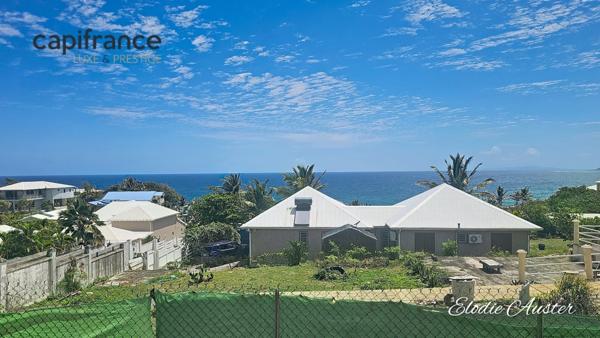 Villa T4 de 150 m2 et sa dépendance T3 de 100 m2 vue mer