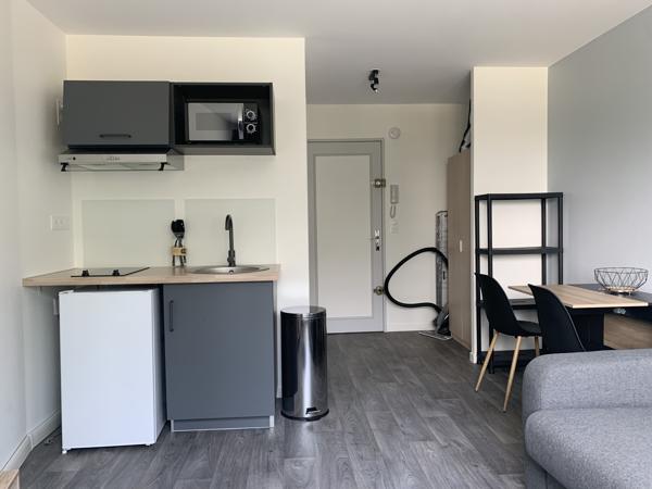 Studio
                                                                                                                                                                                                                                                                                                                        1 pièce(s)                                                                                                                                                                                                                                                                                                                              19.83  m²
