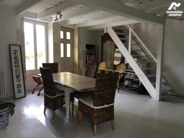 IEDEAL MAISON DE VACANCES OU PREMIER INVESTISSEMENT POUR CETTE AGRÉABLE MAISON EN PIERRE AVEC JARDIN