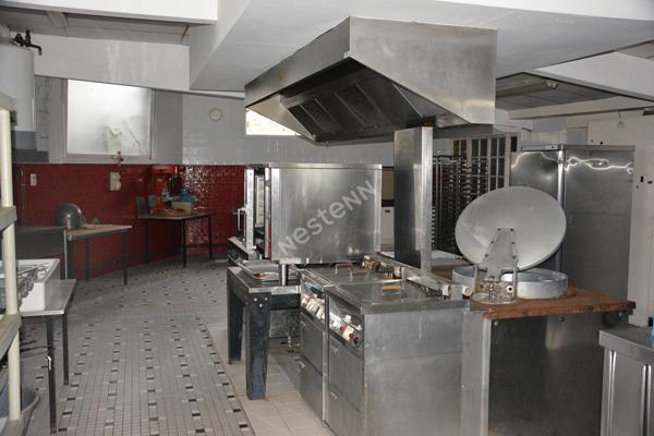 Ensemble immobilier ancien restaurant avec salle de reception a Noirterre