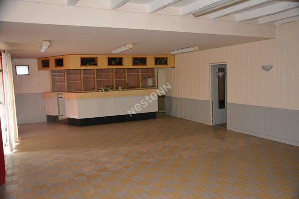 Ensemble immobilier ancien restaurant avec salle de reception a Noirterre