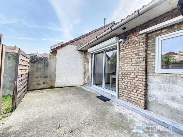 JOLIE MAISON DE VILLE AVEC JARDIN
