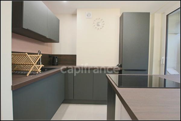 Appartement à louer 5 pièces MONT SAINT AIGNAN (76)