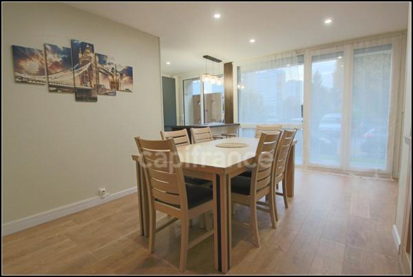 Appartement à louer 5 pièces MONT SAINT AIGNAN (76)