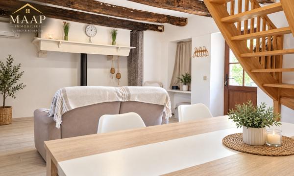 SAILLAC – QUERCYNOISE EN PIERRE RÉNOVÉE AU CŒUR DU VILLAGE