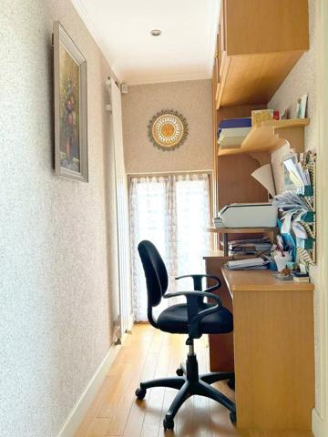 Vente                                                      Maison
                        
                     5 pièces                      98 m2                     à Clamart