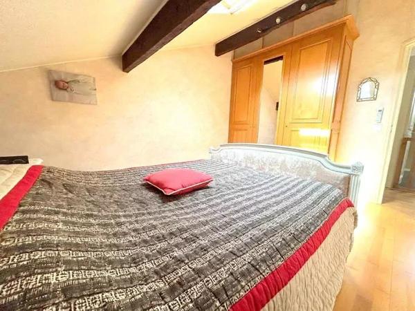 Vente                                                      Maison
                        
                     5 pièces                      98 m2                     à Clamart