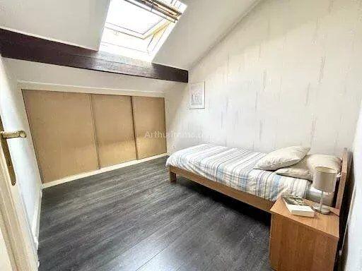 Vente                                                      Maison
                        
                     5 pièces                      98 m2                     à Clamart