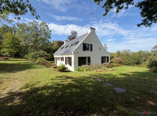 Maison à Guer, 56380 - 6 pièces 160m²