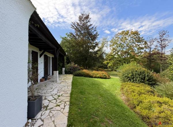 Maison à Guer, 56380 - 6 pièces 160m²