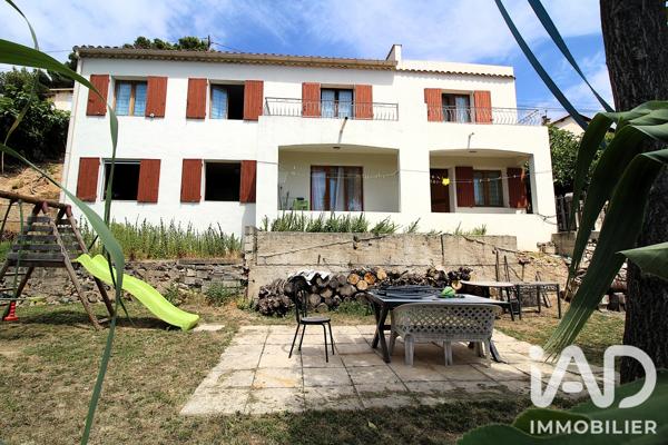 Maison à vendre 13 pièces 216,75 m² Marseille 15
