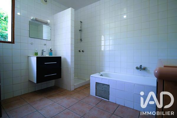 Maison à vendre 13 pièces 216,75 m² Marseille 15
