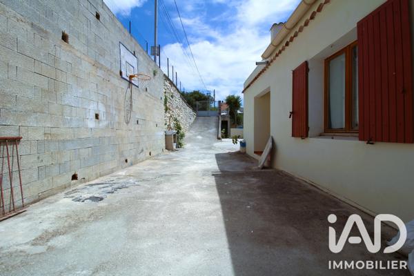 Maison à vendre 13 pièces 216,75 m² Marseille 15