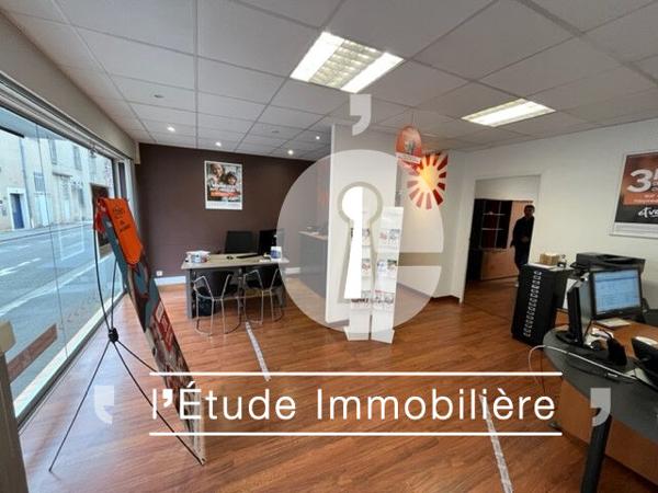 Local Bureaux 113 m² Centre ville LAVAL