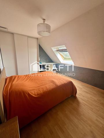 Maison contemporaine 4 chambres avec garage et dépendance avec vue panoramique sur la campagne.