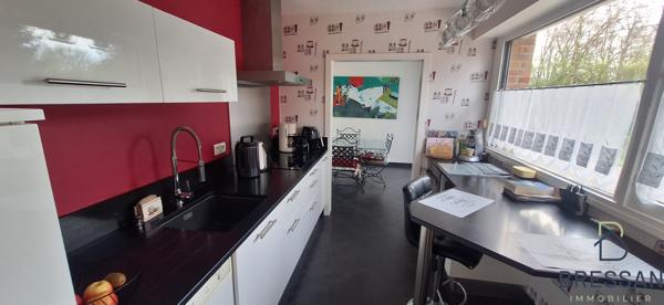 Maison 4 pièce(s) 3 chambre(s) 126 m²