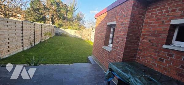 Maison PLAIN PIED à Vendre à Condé-sur-l'Escaut (59163) en Nord (59)

Cette maison entièremen...