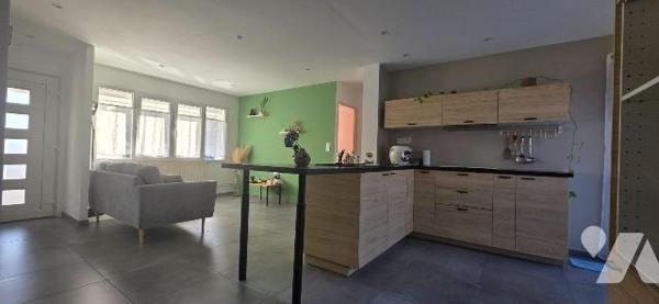 Maison PLAIN PIED à Vendre à Condé-sur-l'Escaut (59163) en Nord (59)

Cette maison entièremen...