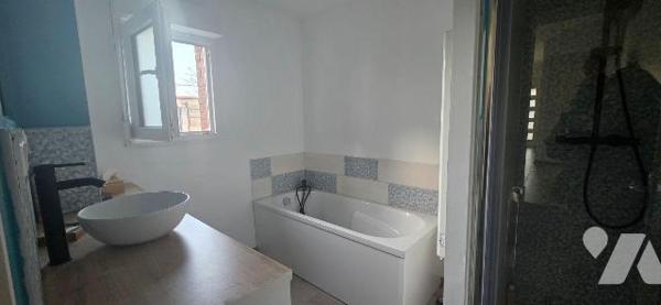 Maison PLAIN PIED à Vendre à Condé-sur-l'Escaut (59163) en Nord (59)

Cette maison entièremen...