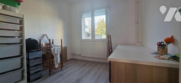 Maison PLAIN PIED à Vendre à Condé-sur-l'Escaut (59163) en Nord (59)

Cette maison entièremen...