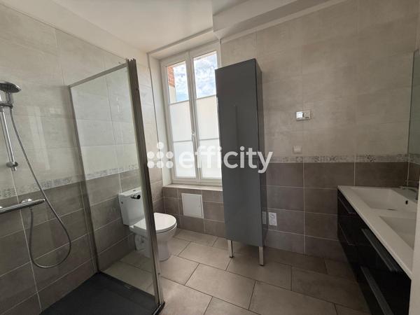 Maison
         7 pièces
        - 200 m² 469 000 € *