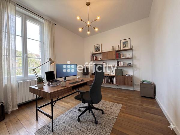 Maison
         7 pièces
        - 200 m² 469 000 € *