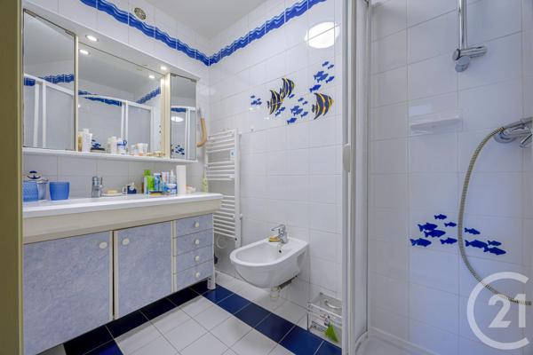Appartement T5 à vendre  5 pièces - 121,61 m 2   CHAMBERY  - 73