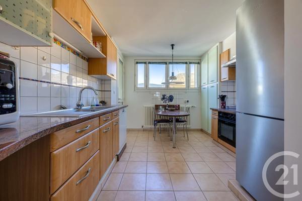 Appartement T5 à vendre  5 pièces - 121,61 m 2   CHAMBERY  - 73