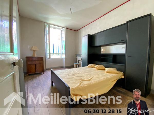 Immeuble habitation et commerce avec jardin rue piétonne Jonzac