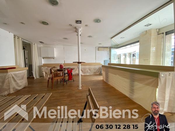 Immeuble habitation et commerce avec jardin rue piétonne Jonzac