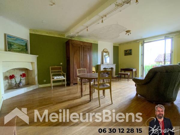 Immeuble habitation et commerce avec jardin rue piétonne Jonzac
