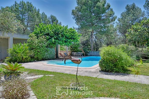 Villa d’architecte de plain-pied avec piscine et environnement privilégié