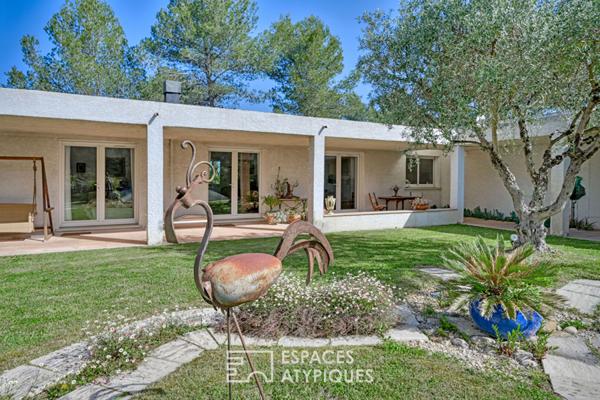 Villa d’architecte de plain-pied avec piscine et environnement privilégié
