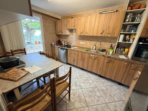 Maison à NARBONNE, 11100 - 6 pièces 160m²