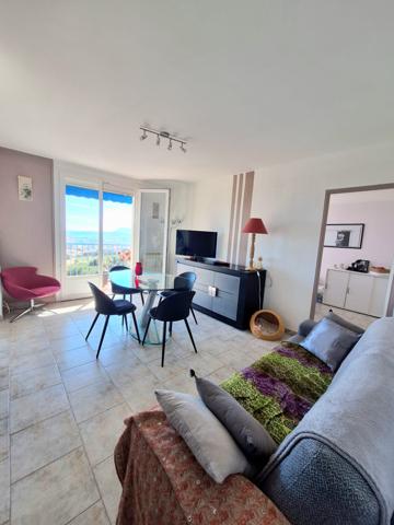Toulon (83200) Appartement lumineux vue panoramique sur la mer