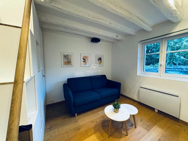 "Versailles Saint-Louis" Bel appartement meublé de 3 pièces 41 m2 avec cave ! Loyer 1 450 €/mois charges comprises **  - Référence  28014