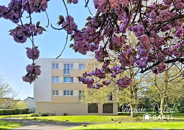 Dernier étage – 5 pièces lumineux de 82 m² – 3 chambres – Résidence verdoyante avec parking