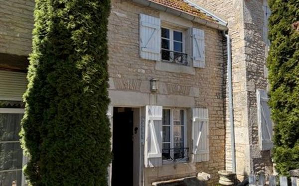 Maison à vendre    8 pièces •  Villiers-sur-Suize