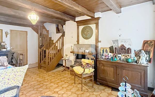 Maison à vendre    8 pièces •  Villiers-sur-Suize