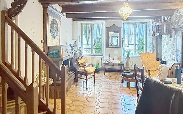 Maison à vendre    8 pièces •  Villiers-sur-Suize