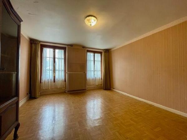 Maison en plein centre-ville de Montmorency