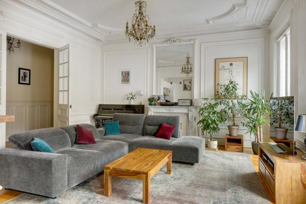 Paris (75017) RUE DE COURCELLES 5 pièces 130m², balcon