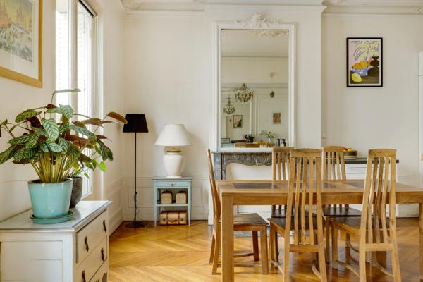 Paris (75017) RUE DE COURCELLES 5 pièces 130m², balcon