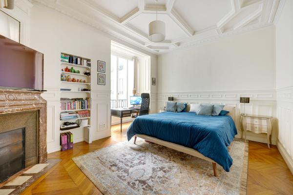 Paris (75017) RUE DE COURCELLES 5 pièces 130m², balcon