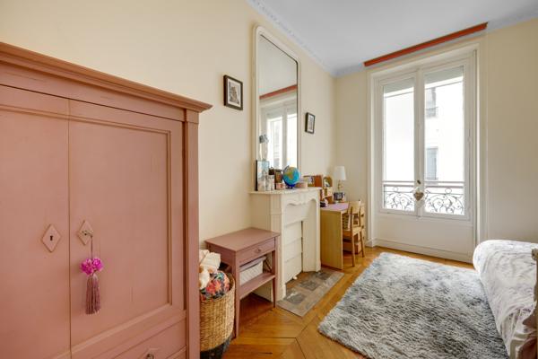 Paris (75017) RUE DE COURCELLES 5 pièces 130m², balcon
