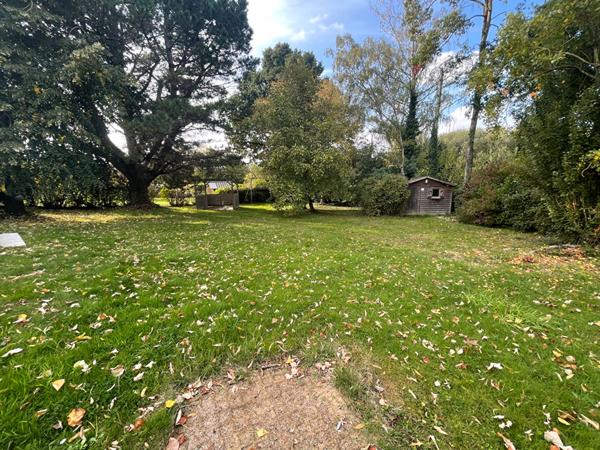 Maison Betton 7 pièces PROXIMITE COMMODITES / TRES GRAND TERRAIN / SOUS SOL / CHAUFFAGE GAZ