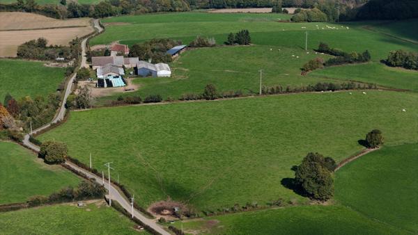 Propriété à vendre – Ancienne seigneurie avec 45 hectares attenants – Proche La Châtre (36) ferme équestre ou agricole
