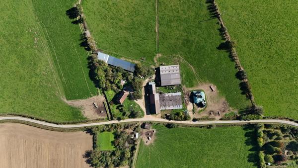 Propriété à vendre – Ancienne seigneurie avec 45 hectares attenants – Proche La Châtre (36) ferme équestre ou agricole