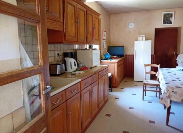 Propriété à vendre – Ancienne seigneurie avec 45 hectares attenants – Proche La Châtre (36) ferme équestre ou agricole