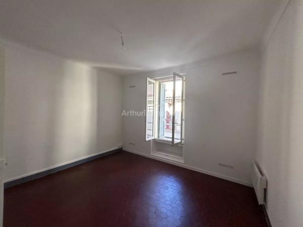 Location                                                      Appartement
                        
                     2 pièces                      83 m2                     à Martigues